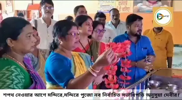 শপথ নেওয়ার আগে মন্দিরে মন্দিরে পুজো নব নির্বাচিত সভাধিপতি অনুসূয়া দেবীর।